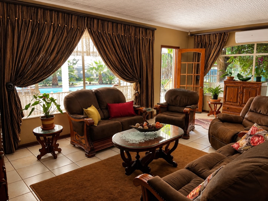 4 Bedroom Property for Sale in Flimieda North West